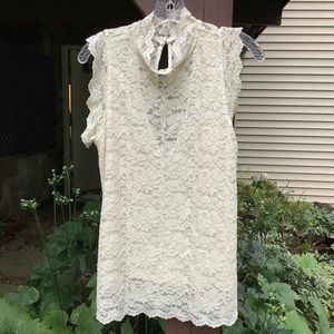 RED HAUTE lace shell